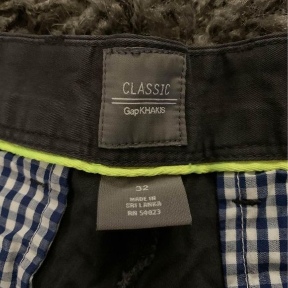 Khaki Shorts size 32 - Picture 3 of 3